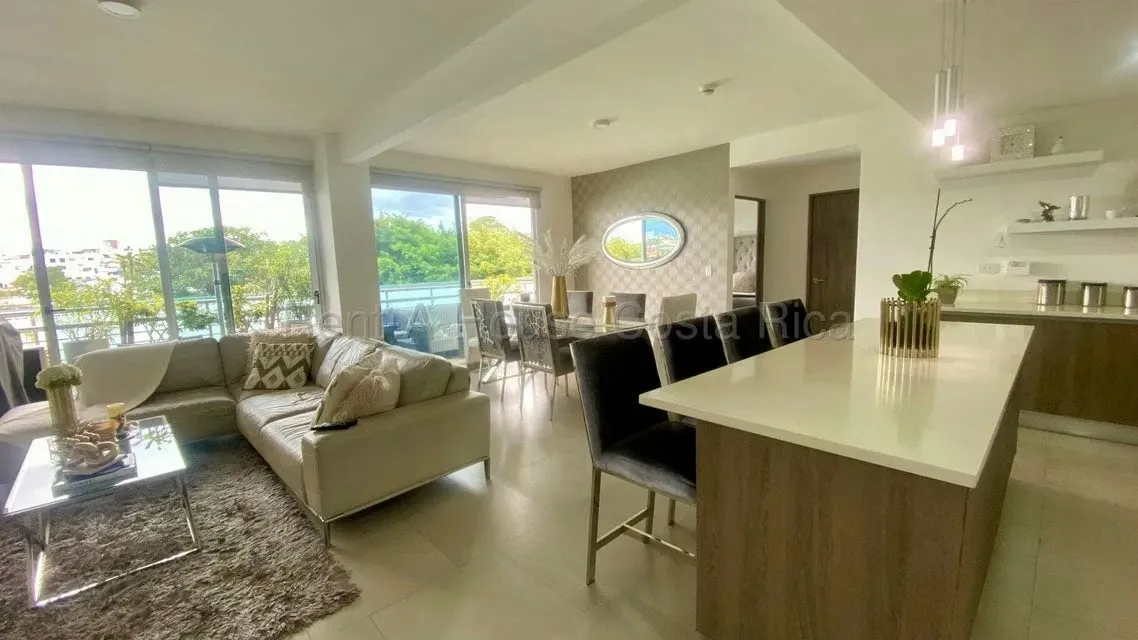Venta de Apartamento en Escazú, San José RZ