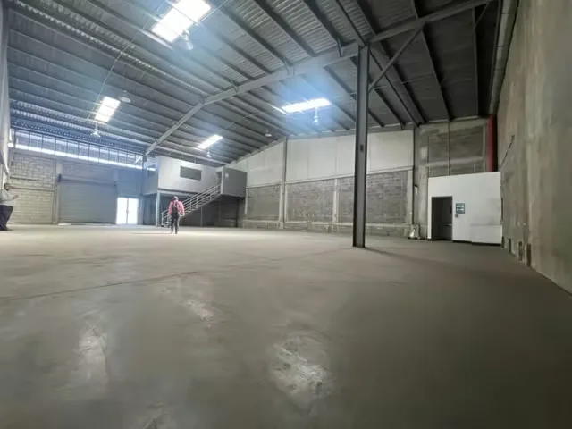 Área total 454m2 (274M2 primer piso + 180m2 de Mezzanine) — photo 4