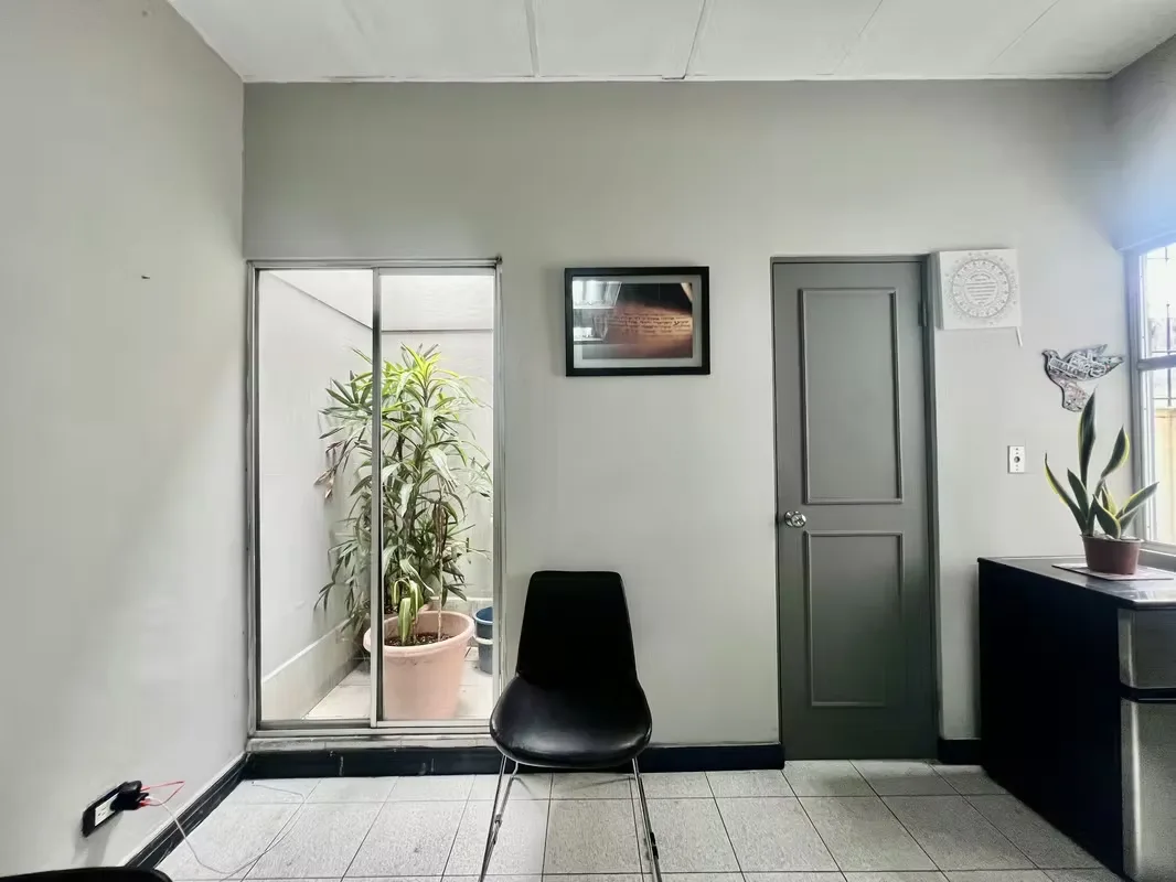 Building for rent in Barrio Pitaya, San José — photo 2