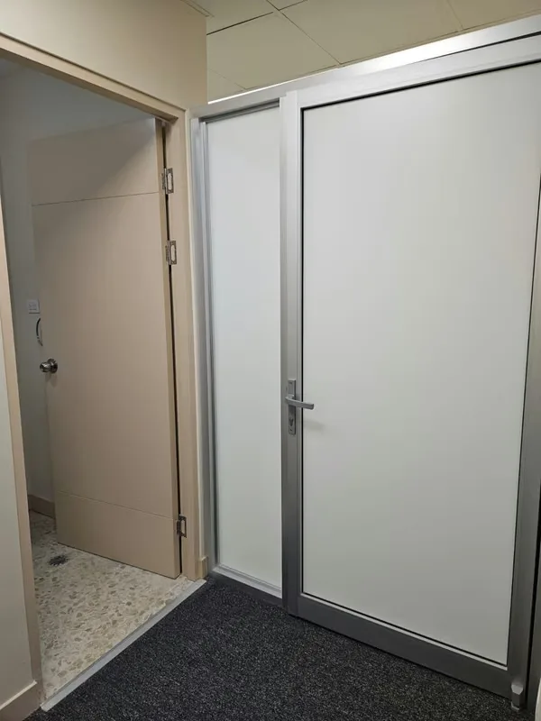 Office available on the 2nd floor of the Oficentro Calle 41, Barrio Dent, San Pedro. — photo 4