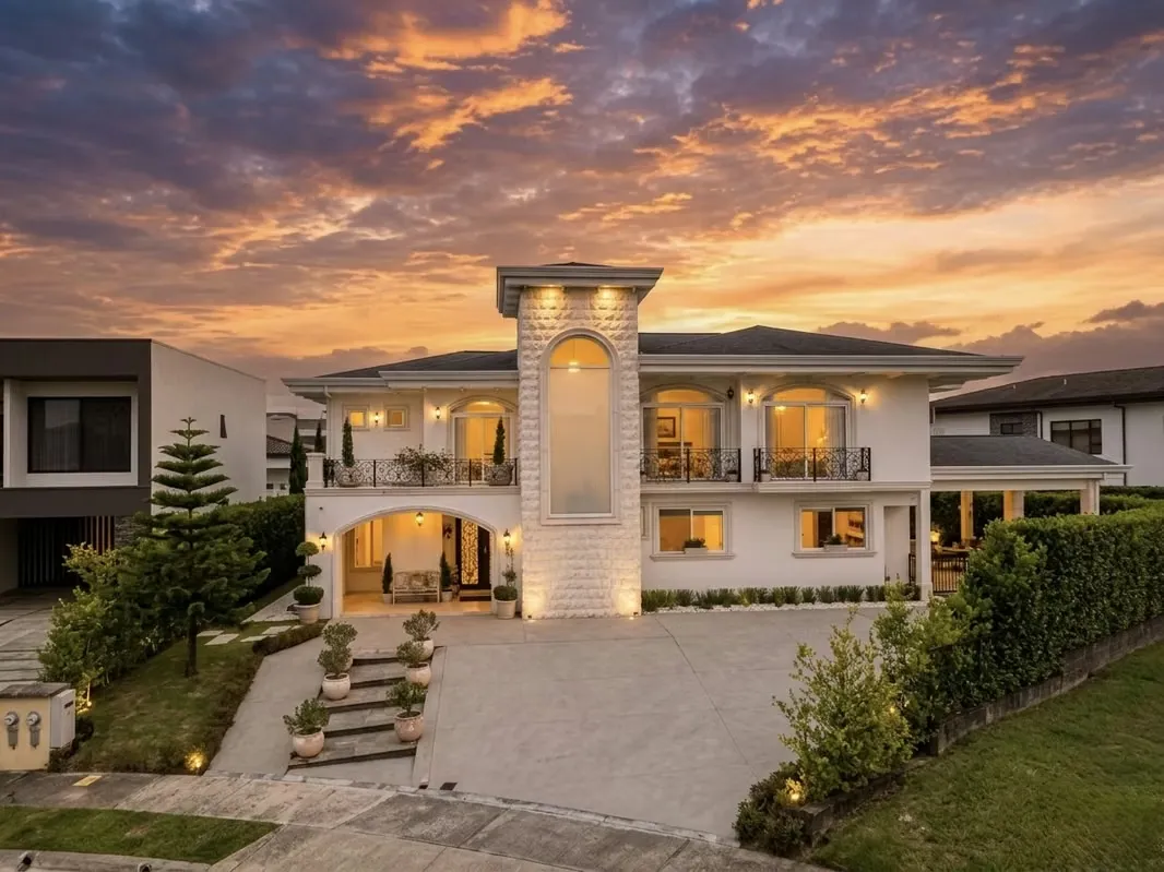 Casa en Venta en Hacienda Los Reyes, en Condominio