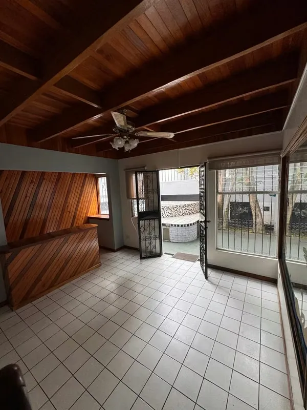 House for rent in La Uruca.