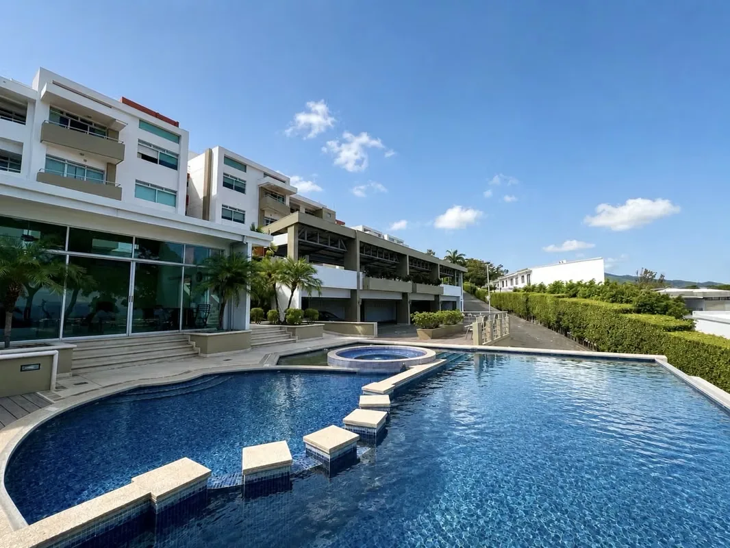 Apartment for rent between Escazú & Santa Ana. 2 Bedrooms. Semi furnished.
