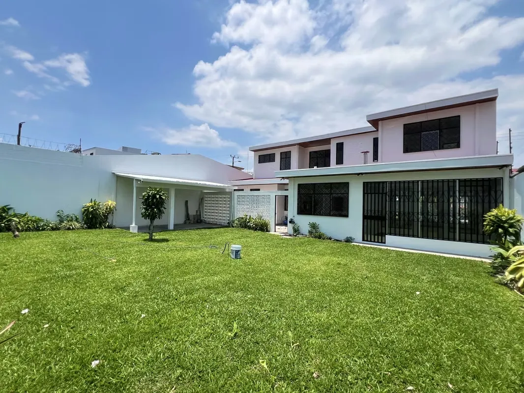 House for Rent with Mixed Use (Residential & Commercial) in La Sabana. Newly Renovated!