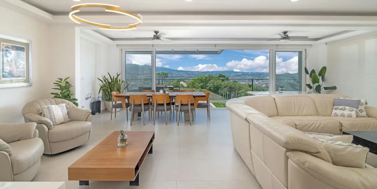 Lomas Contemporary Living Guachipelín