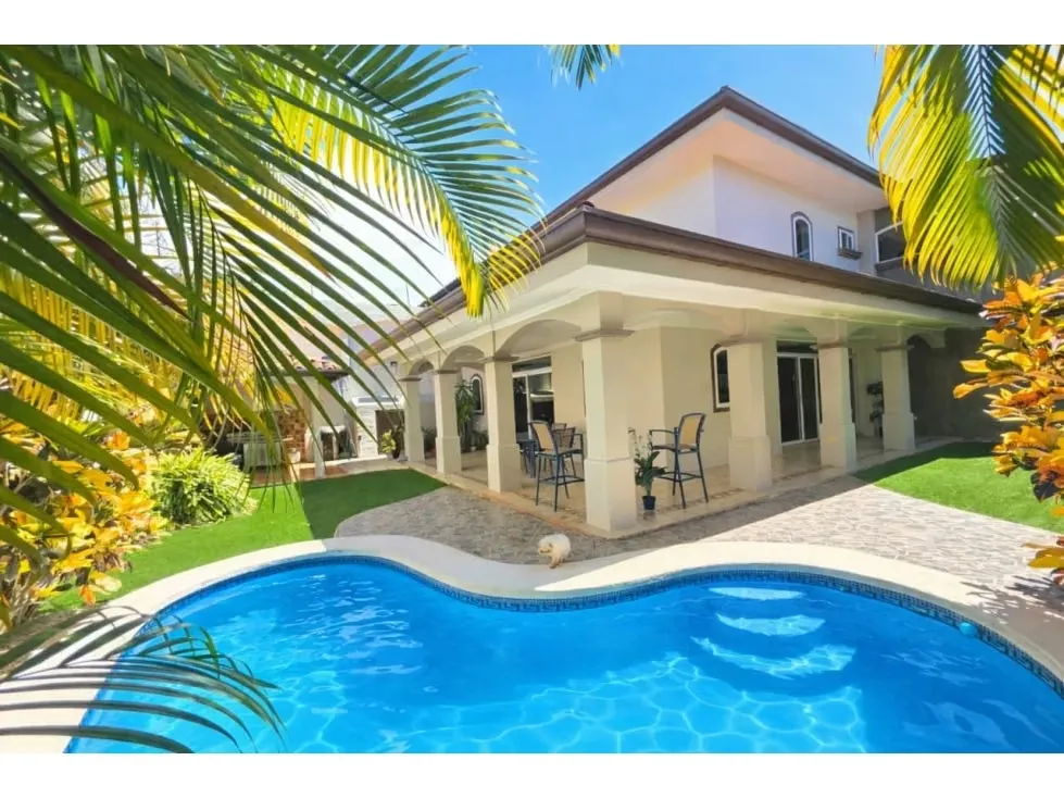 Casa en Venta en Lomas de Ayarco