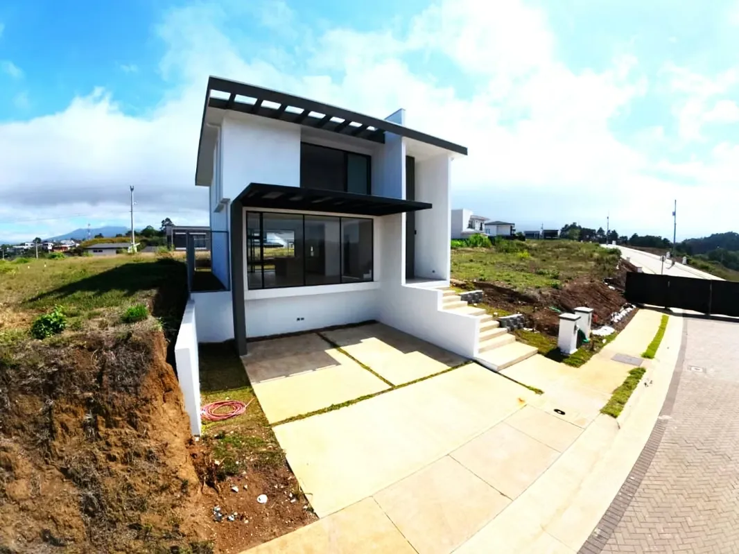 Se Vende Casa Nueva en condominio , La Trinidad, Moravia ( JS 1322 27)