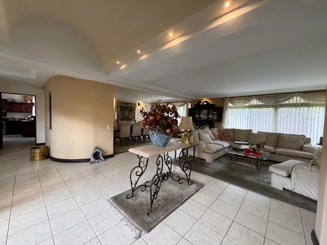 Single-Story Condominium Home for Sale – Exceptional Opportunity in Escazú