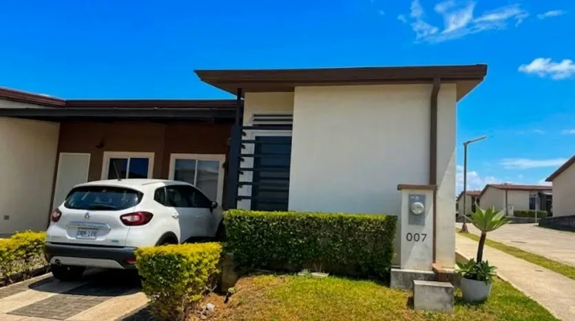 House for Sale in Terrazas del Norte Condominium with 24/7 Security
