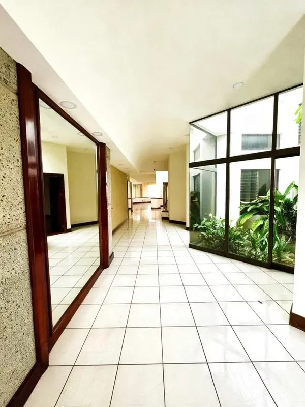 Distinción, elegancia y exclusividad en una de las zonas más prestigiosas de Escazú.