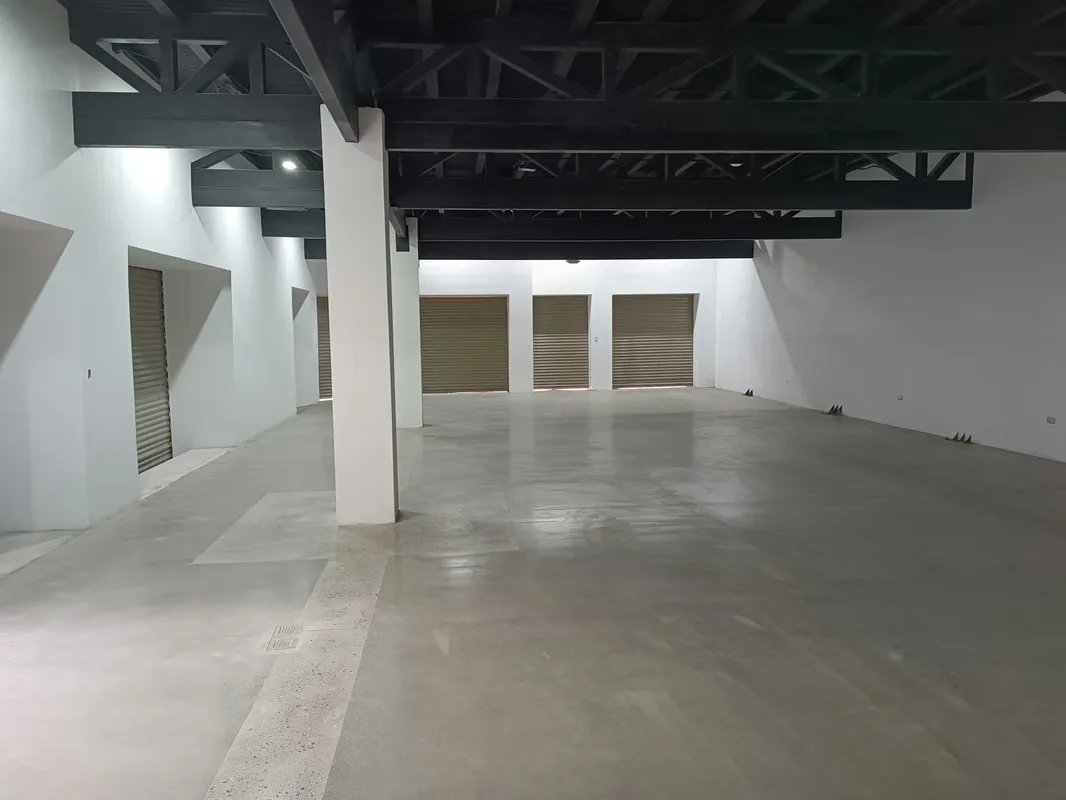 I rent large local esquinero in Barva center, in front of the central park. — photo 3