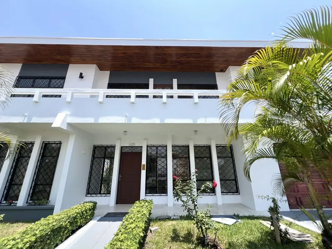 House for Rent with Mixed Use (Residential & Commercial) in La Sabana. Newly Renovated!