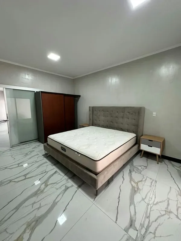Apartamento amueblado en Loma Real tiene todo lo que necesitás para vivir con tranquilidad y elegancia, ubicado en un residencial. Ideal para profesionales, parejas o personas que ...