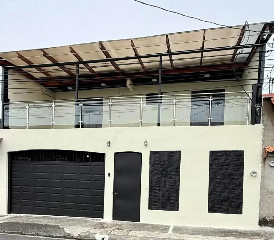Se Vende Hermosa Casa de 2 Plantas en Mercedes norte  de Heredia