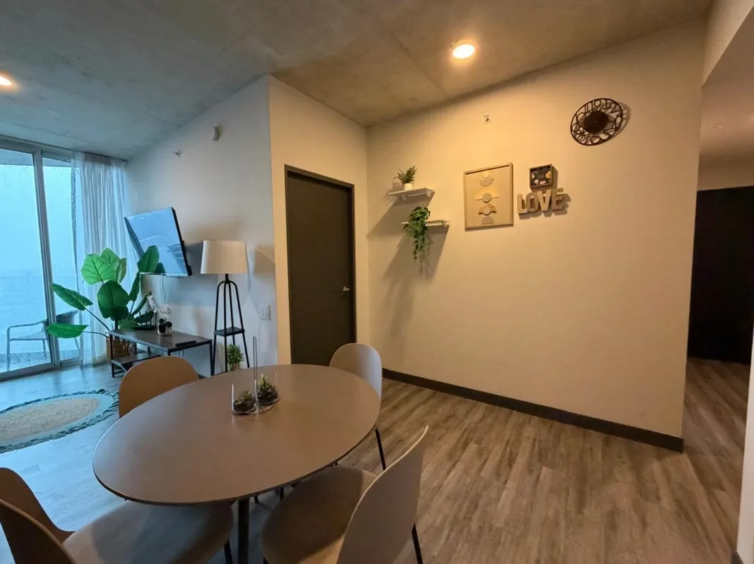 Contemporary Apartment for Rent in Torre Secret Sabana — photo 4