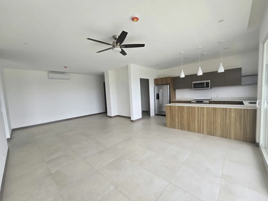 Located in Guachipelín Norte, this elegant house is situated in an exclusive gated community with excellent amenities, ideal for those seeking comfort, privacy, and quality of ... — photo 5