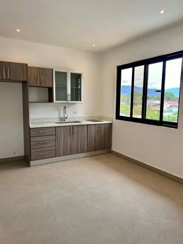 Se alquila apartamento para estrenar en condominio en Escazú.