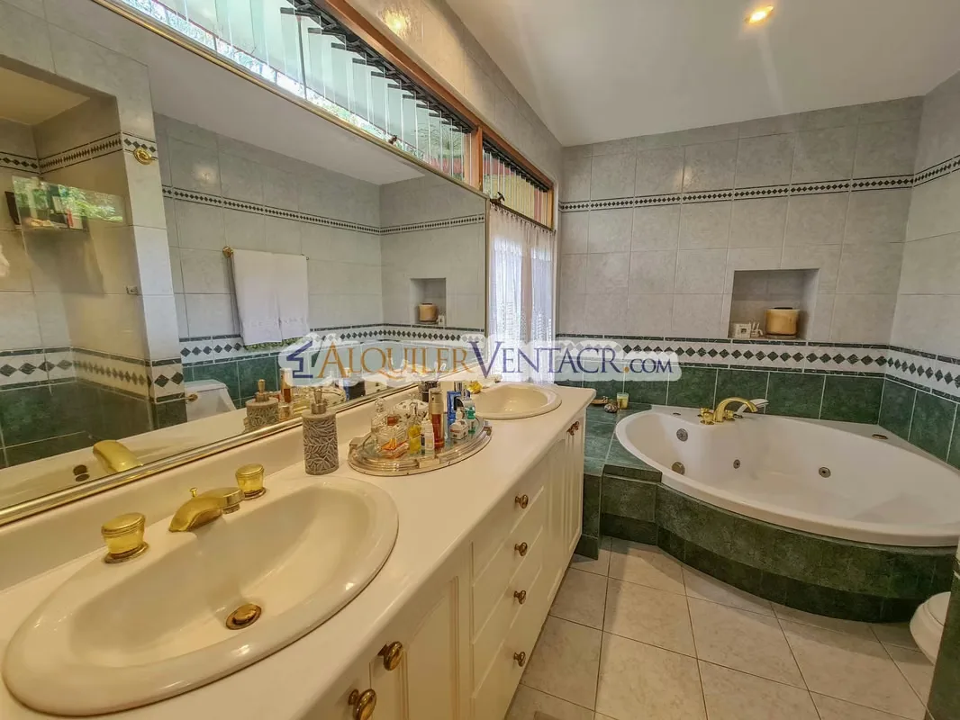 For Sale – Mixed-Use Property in San Rafael of Escazu — photo 2