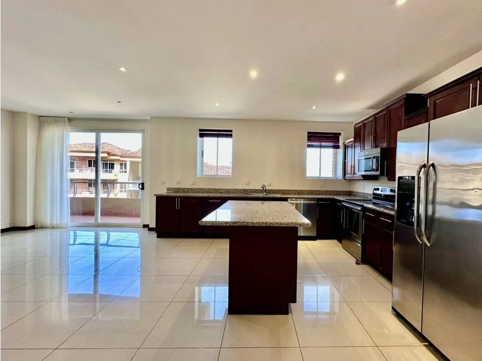 Amplio apartamento con línea blanca en alquiler, Bello Horizonte. — photo 4
