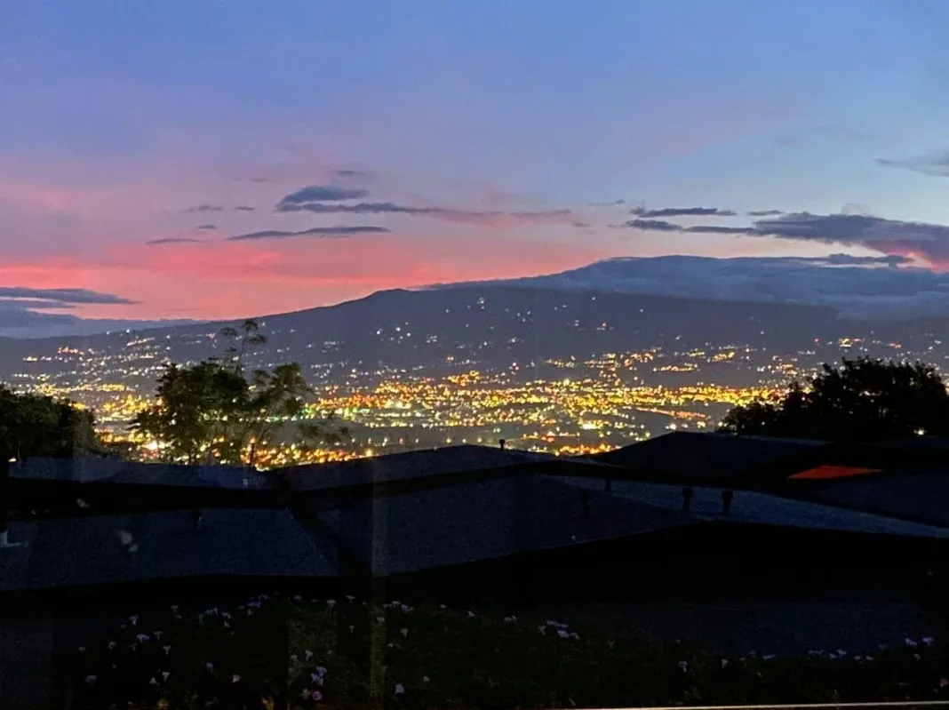 Beautiful luxury home located in an exclusive gated community in San Antonio of Escazu, one of the most prestigious and secure areas in western San Jose. — photo 2