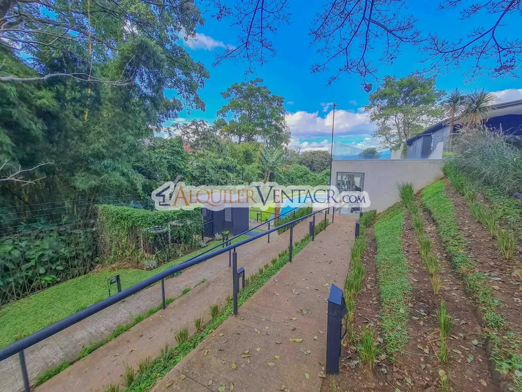 Beautiful luxury home located in an exclusive gated community in San Antonio of Escazu, one of the most prestigious and secure areas in western San Jose. — photo 4