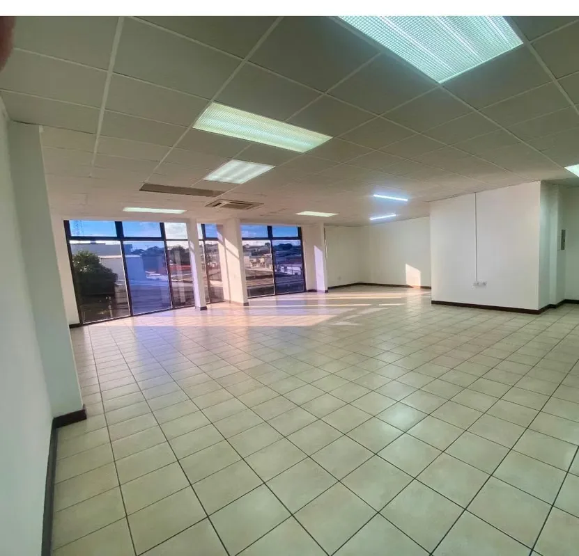 Office for Rent Near Paseo Colón | 160 m² | Air Conditioning