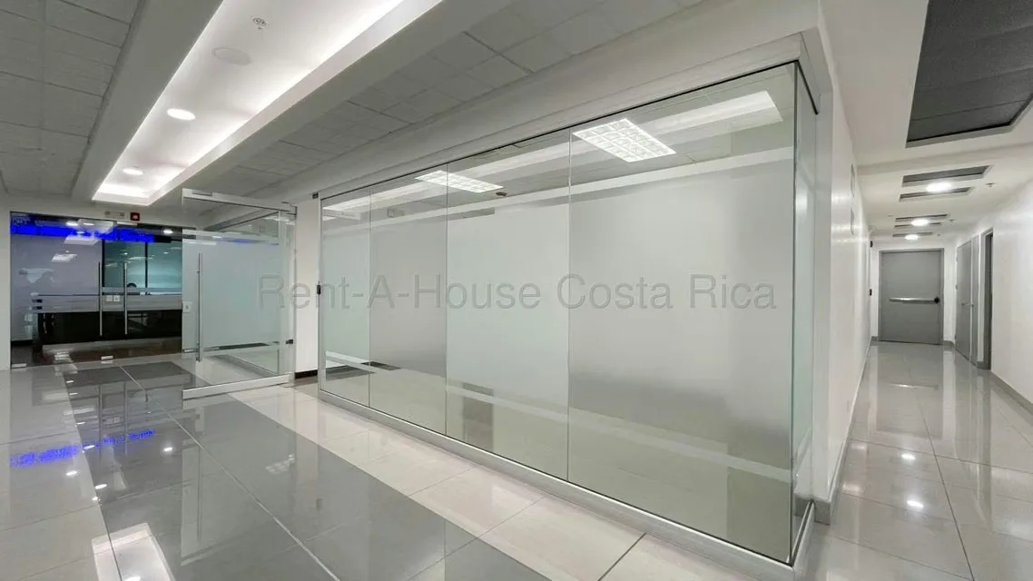RAH 26-2094 RZ Office for Rent -- Plaza Murano, Santa Ana. Excellent opportunity to establish your business in one of the most well-established corporate buildings in the country. This ...