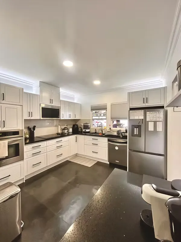 HOUSE FOR RENT WITH APPLIANCES IN GUACHIPELÍN