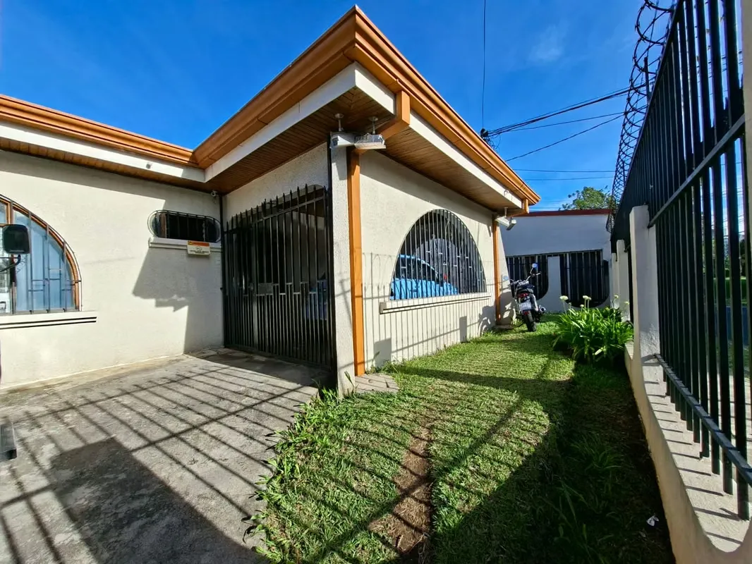 Venta de Casa una planta Sabana Oeste
