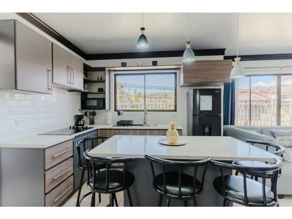 Esta hermosa casa ubicada en San Pablo, Heredia, es una excelente oportunidad para aquellos que buscan un lugar ideal para vivir en Costa Rica. Con un área de terreno de 130 m² y una ... — photo 3