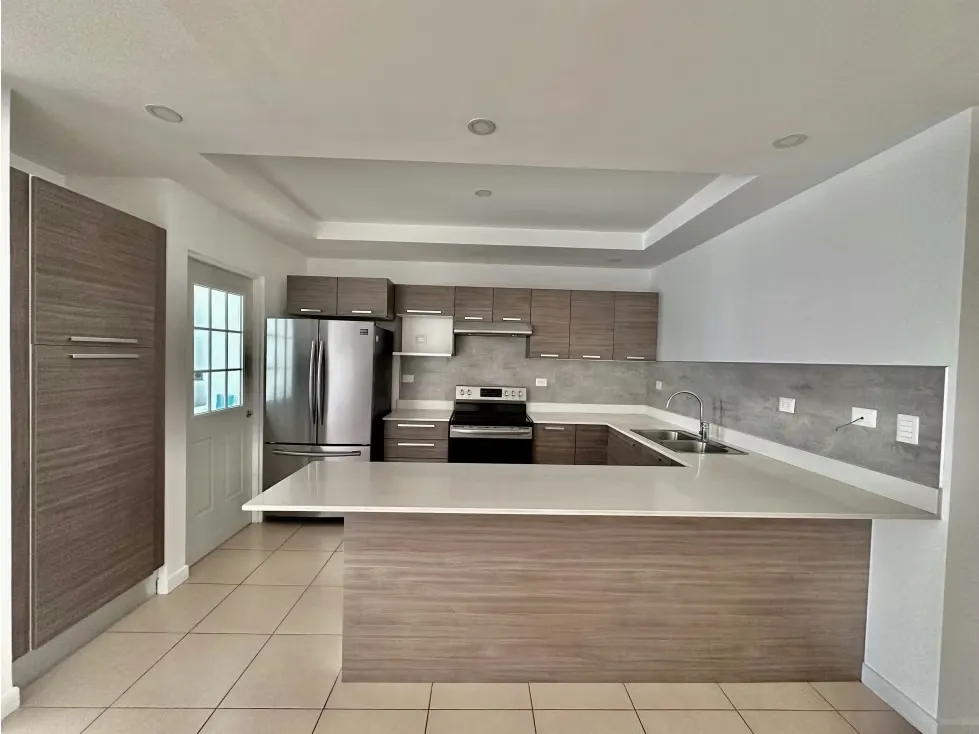 Impeccable and Modern House for Sale - Brazil of Santa Ana (Investment)