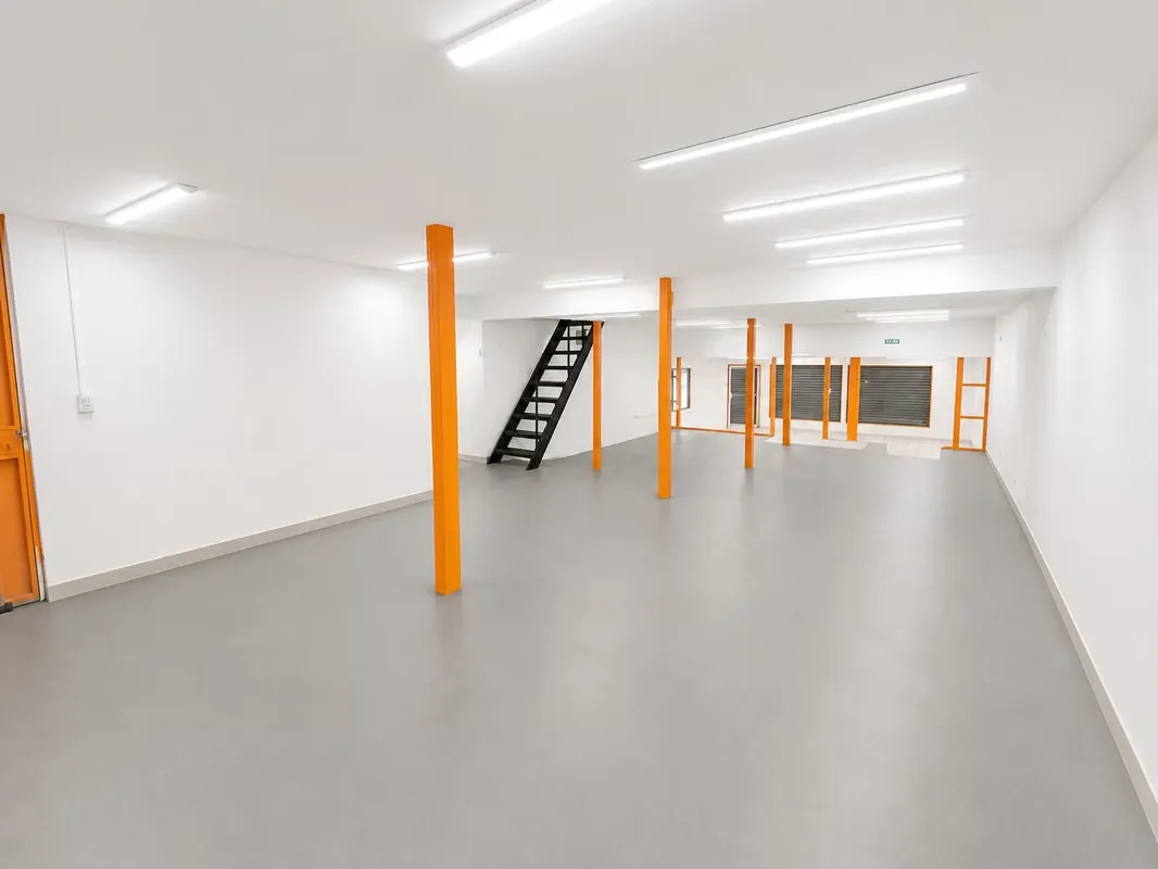 Large winery with excellent location and use of harmless or low impact commercial and industrial soil. Ideal for storage, ...