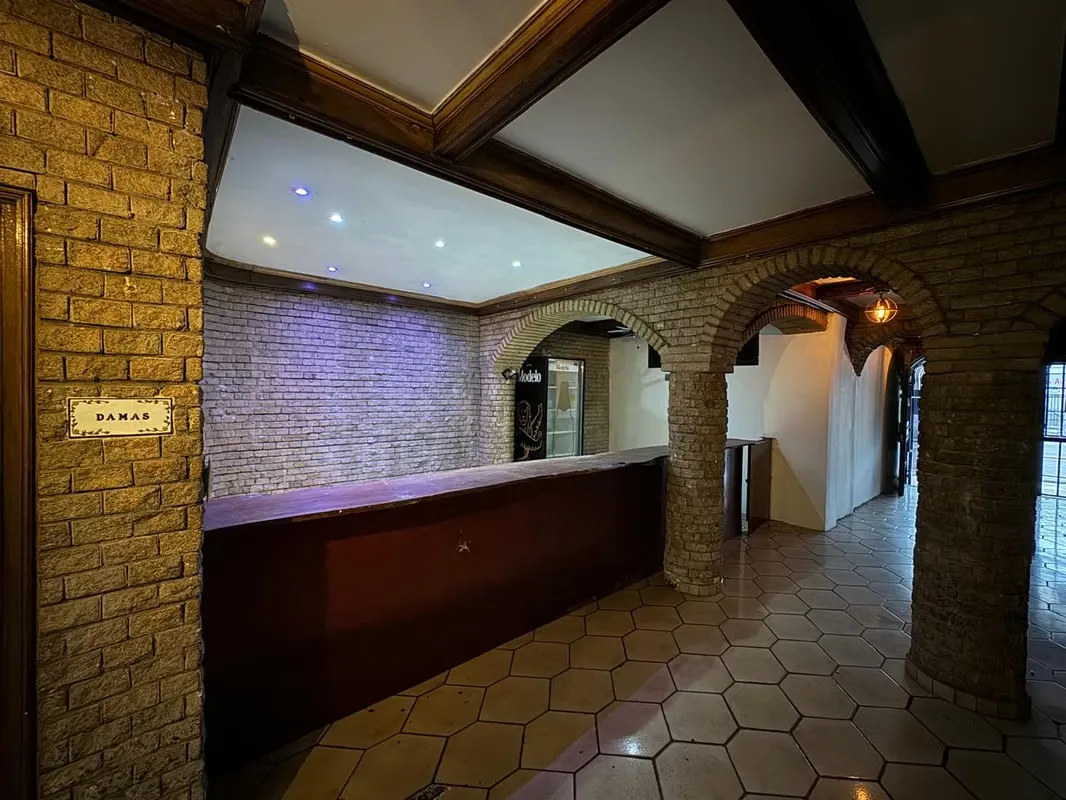 Commercial premises for rent on Paseo Colón | High traffic | 150 m² | Ideal for a restaurant or franchise