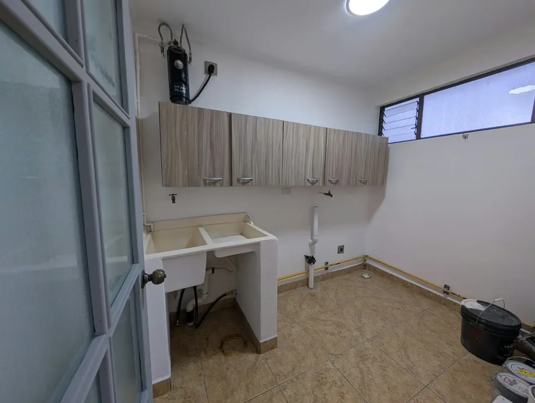 Apartment with excellent location, close to supermarkets, shopping centers, schools and banks. — photo 4