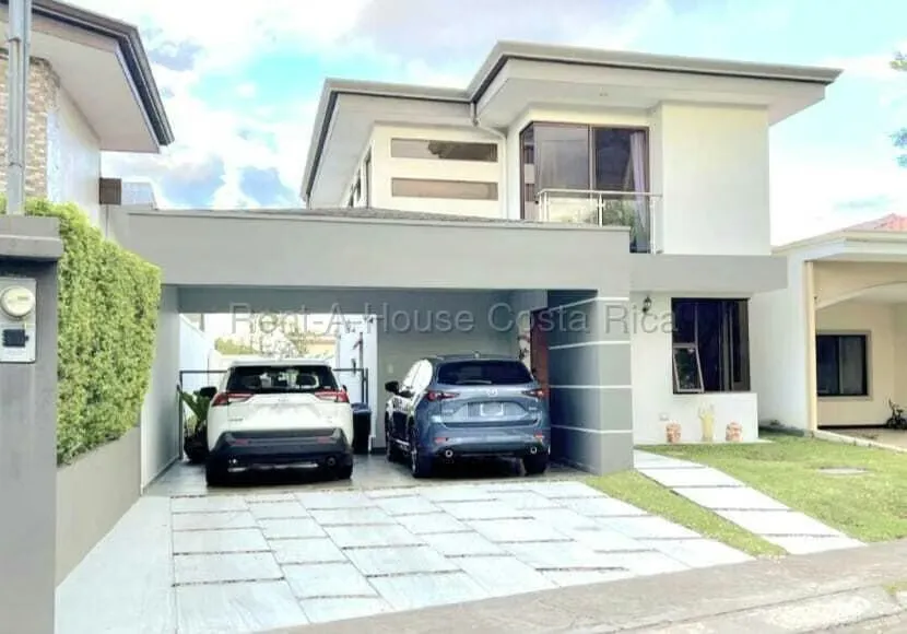 Luxury Residence with Private Pool in an Exclusive Gated Community in Grecia