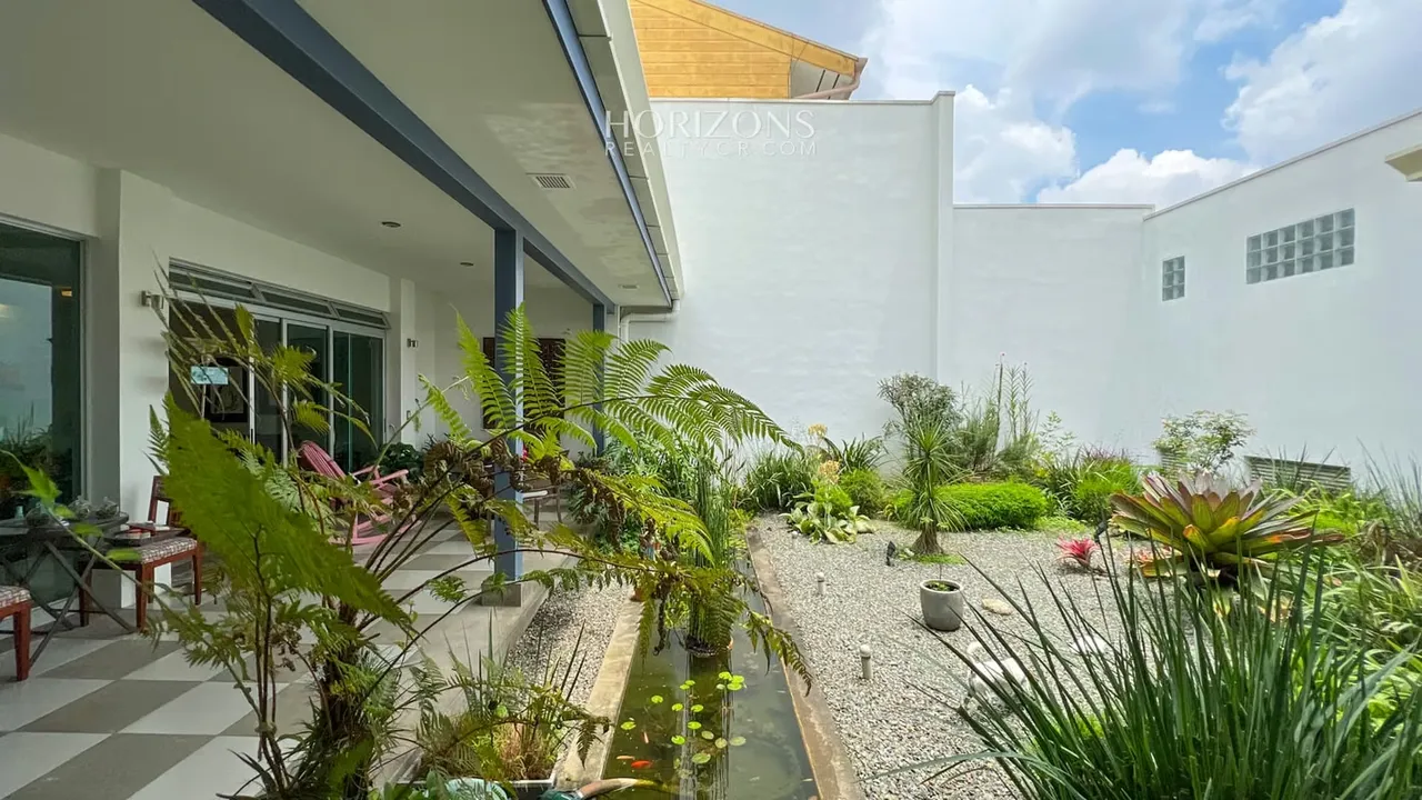 Contemporary House in Guayabos Curridabat 3 Rooms 4 Parks NJR39