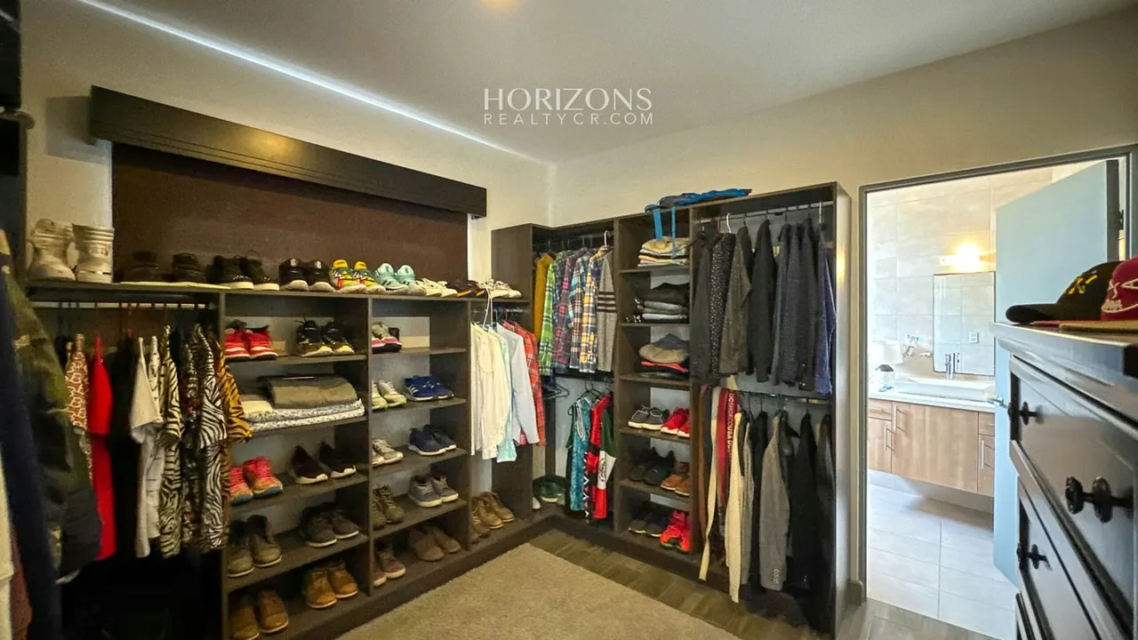 Contemporary House for Sale Rialto San Pedro NJA1222 — photo 2