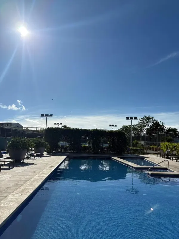 Apartamento de 81 m2, amueblado con línea blanca, ubicado San Pablo de Heredia, Condominio Altamira, piso 8, vista norte a montañas de Heredia, 3 habitaciones, 81 m2, 2 baños, ... — photo 3