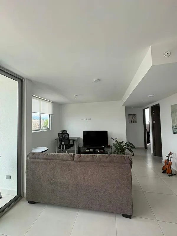 Apartamento de 81 m2, amueblado con línea blanca, ubicado San Pablo de Heredia, Condominio Altamira, piso 8, vista norte a montañas de Heredia, 3 habitaciones, 81 m2, 2 baños, ... — photo 5