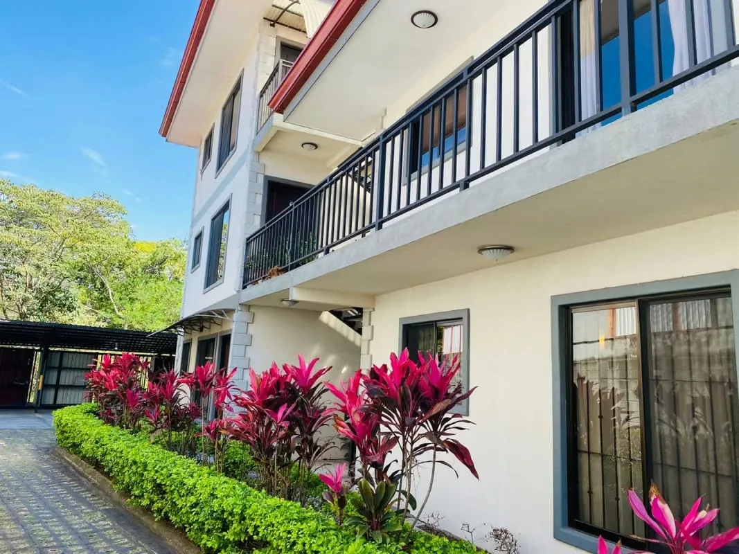 Ubicacion is 300 meters from Santa Ana Centro in Quintas Don Lalo, a privileged neighborhood that is characterized by being a quiet and secure urban area