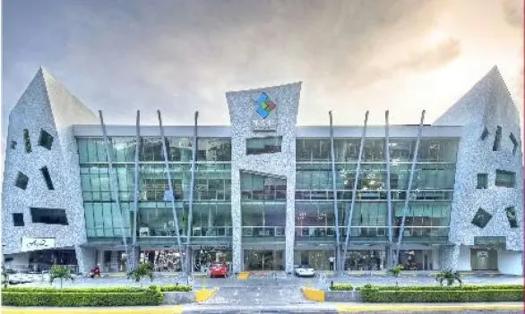 Offices in the PRISMA and SPACIO buildings in Escazú, an excellent location near shopping centers, business districts, retail outlets, and educational institutions.