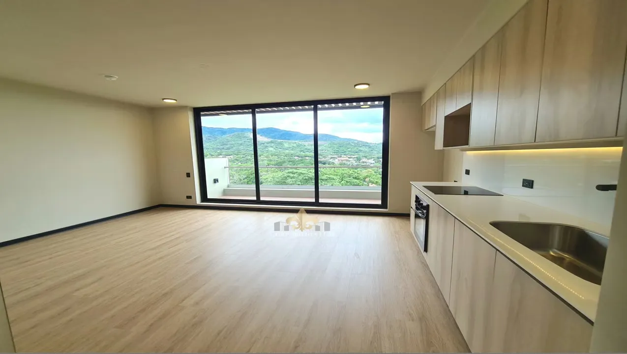 Se Vende Apartamento con hermosa vista en exclusivo condominio en altos de las palomas, Santa Ana