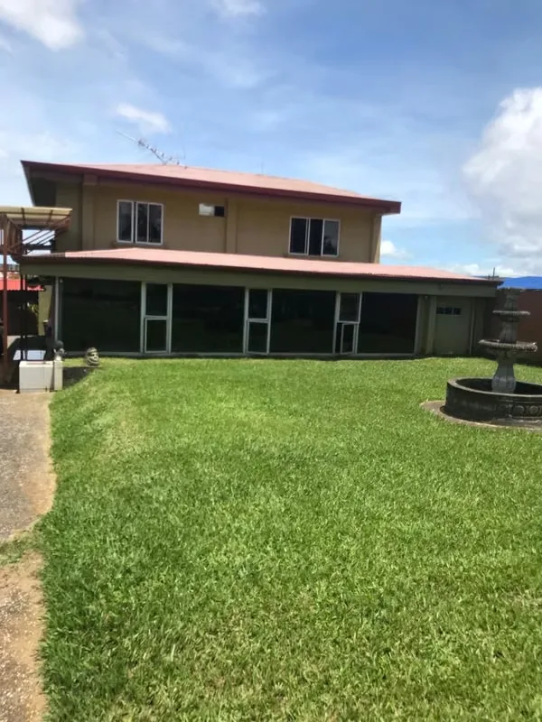 House for sale with huge land in Santo Domingo de Heredia. — photo 3