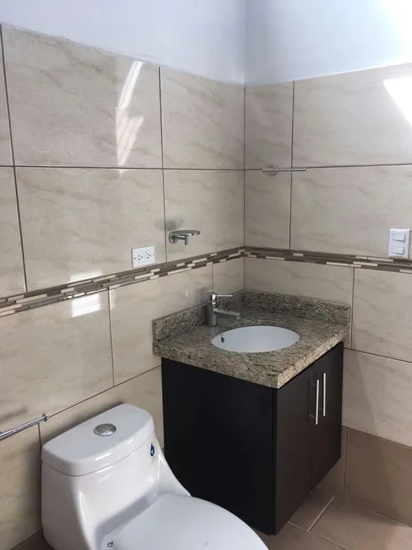 Apartment for rent with excellent location in Santa Ana, close to supermarket, bus stop, easy access to 27. It has two bedrooms, 1 bathroom, living room, kitchen, with its own laundry ...