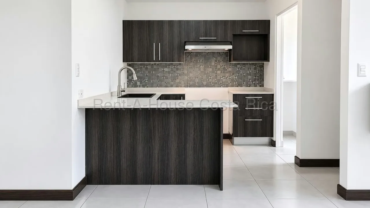 Descubrí el hogar ideal en una de las zonas de mayor plusvalía del este de San José. Esta hermosa casa en condominio ofrece 3 habitaciones, 2.5 baños, amplia sala-comedor, cocina ... — photo 2