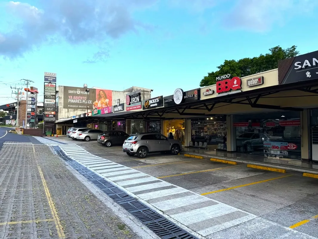Commercial space for sale in Pinares, Curridabat ID 1746