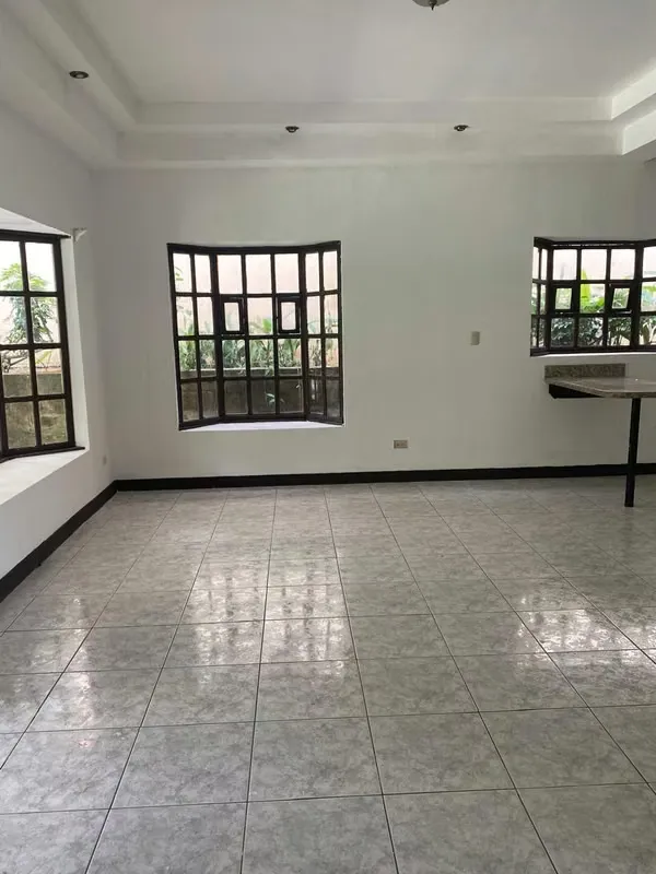 ALQUILO HERMOSA CASA