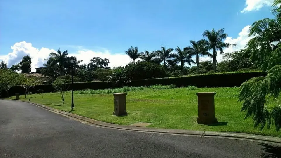 Venta de Lote en primera etapa del Condominio Monterán, Curridabat.