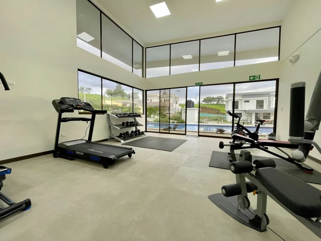 In the heart of the community of Mata de Plátano, Goicoechea, is the El Sauce condominium with a residence that fuses modern comfort with the tranquility of the environment. Set on a ... — photo 2