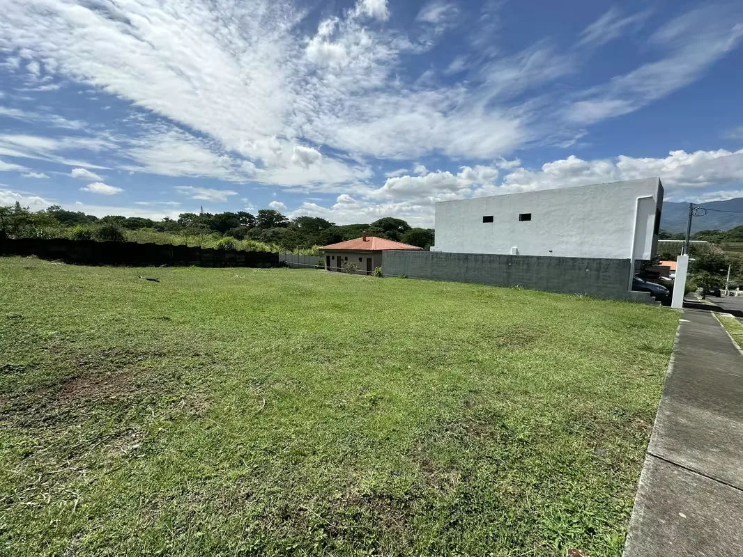 Beautiful and spacious lot in a private, gated community. Its location is very convenient due to the tranquility of the area. The community features convenient social areas for the ...